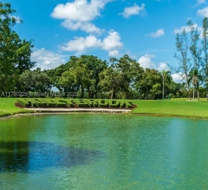 691 S Hollybrook Dr 104, Pembroke Pines FL 33025