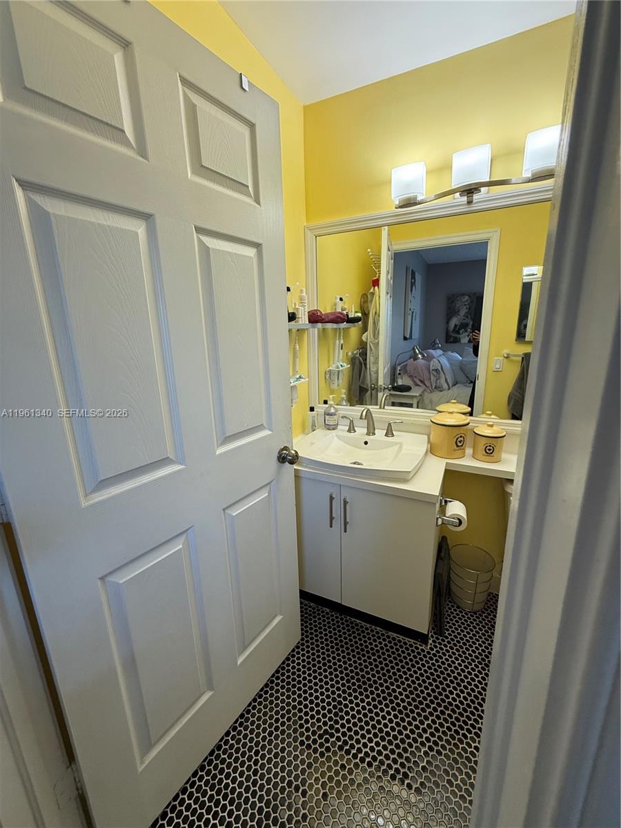 WATERSIDE VILLAGE OF PALM - Residential