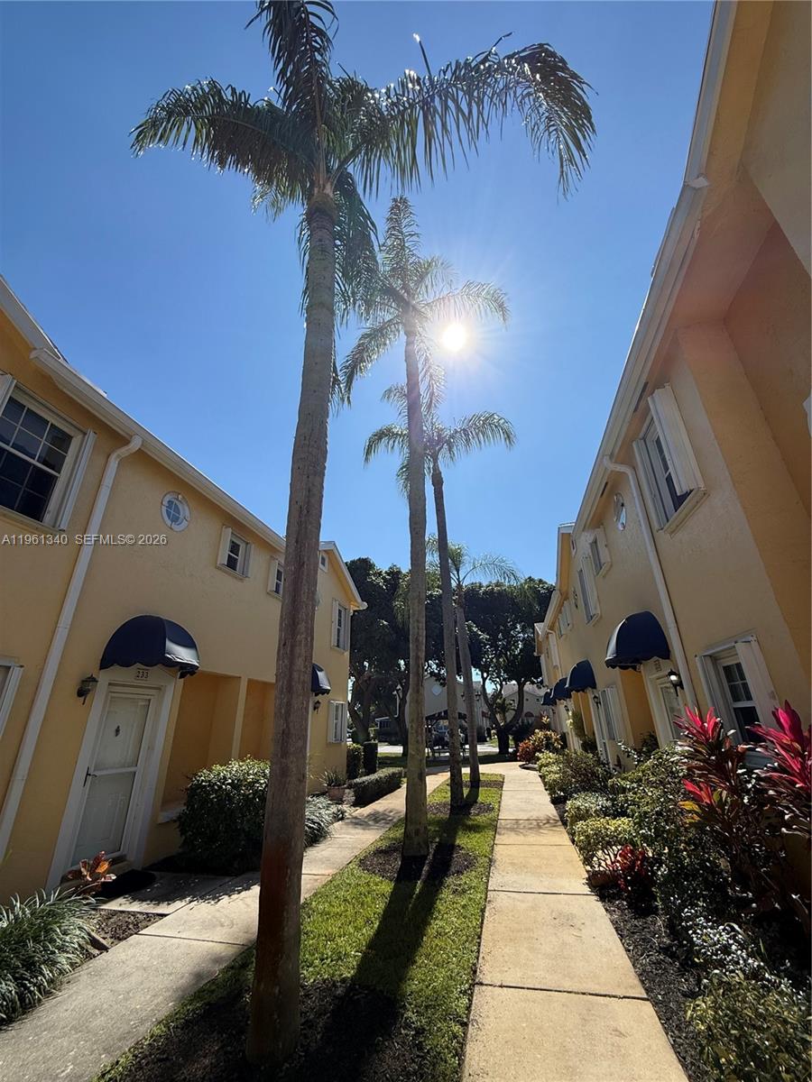 WATERSIDE VILLAGE OF PALM - Residential