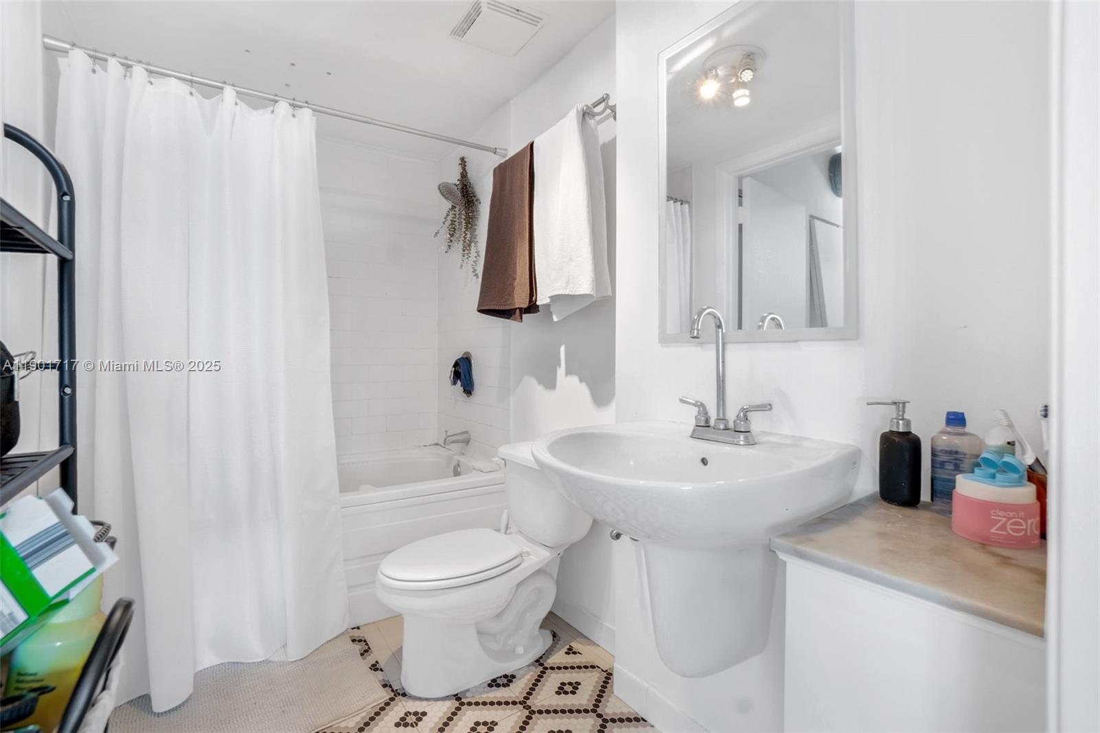 NEO VERTIKA CONDO - Residential
