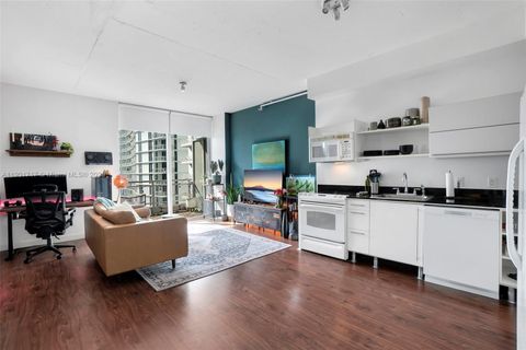 690 SW 1st Ct 2730 Miami FL 33130