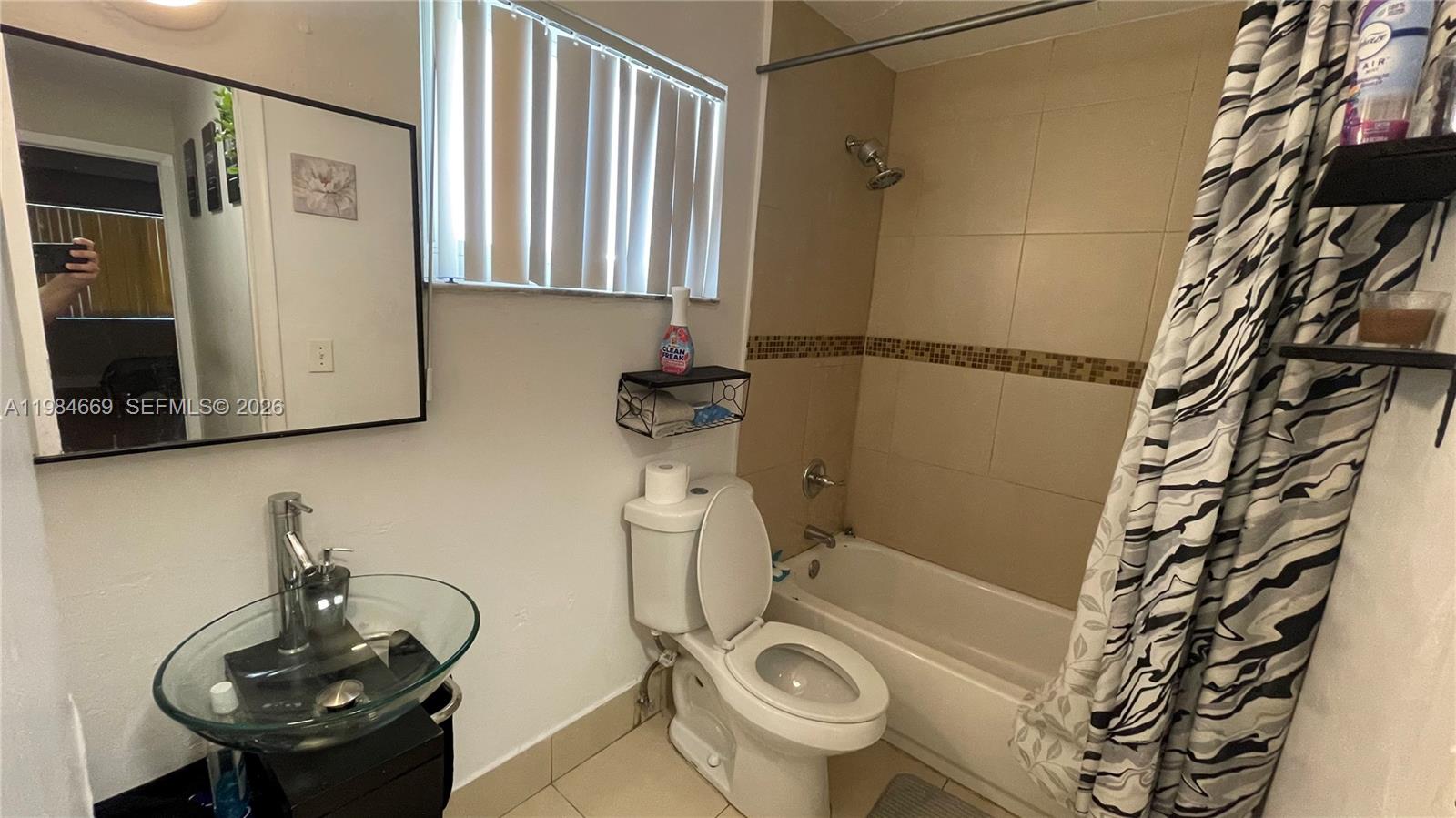 NEW WORLD CONDO APTS IV - Residential