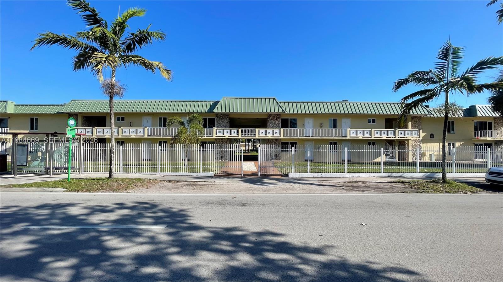 NEW WORLD CONDO APTS IV - Residential