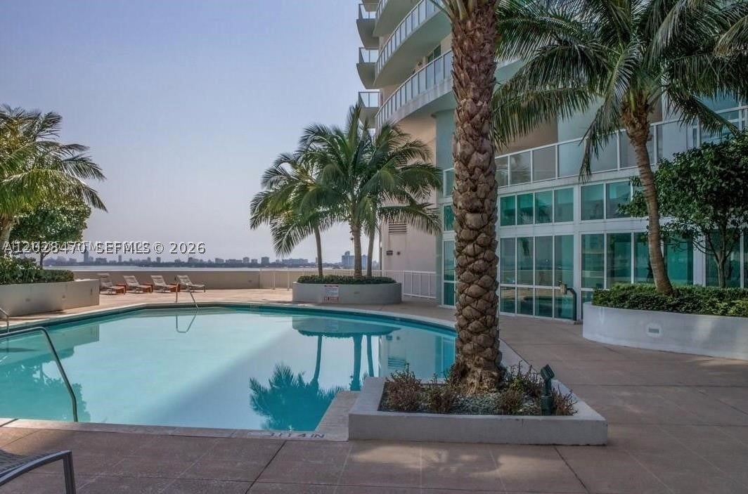 1900 N Bayshore Dr 2415