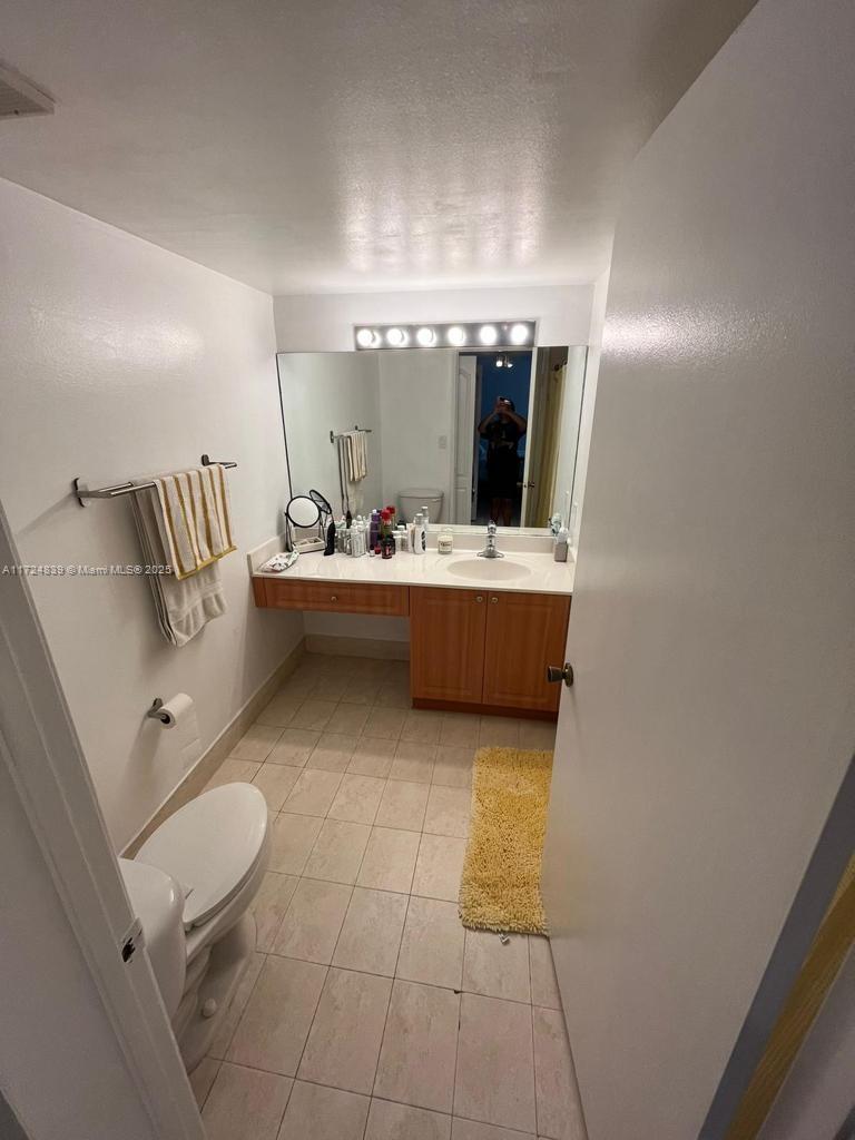 Rental Property at 4874 Nw 97th Pl 279, Doral, Miami-Dade County, Florida - Bedrooms: 1 
Bathrooms: 2  - $2,400 MO.