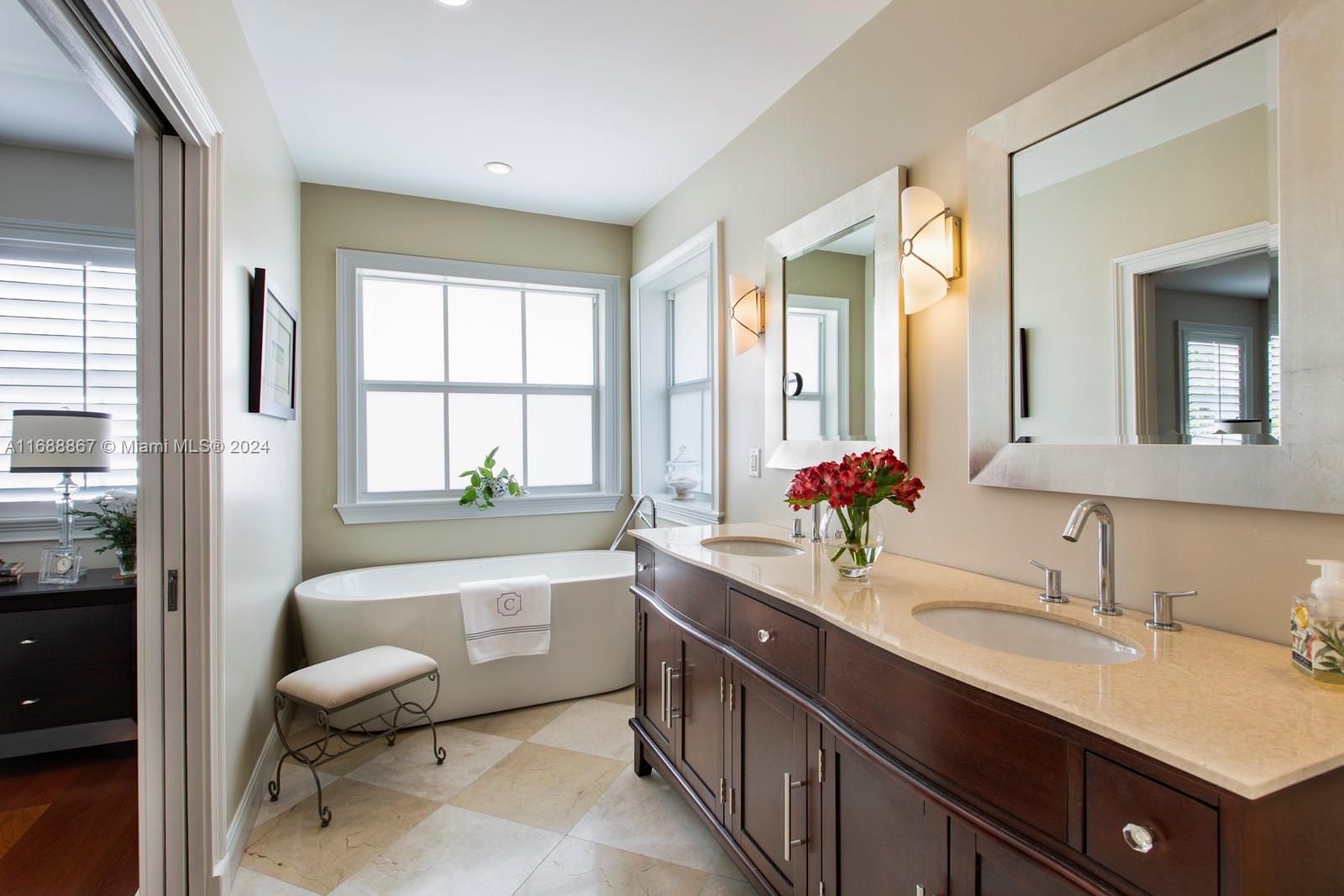 CORAL GABLES C C SEC 3 - Residential Lease