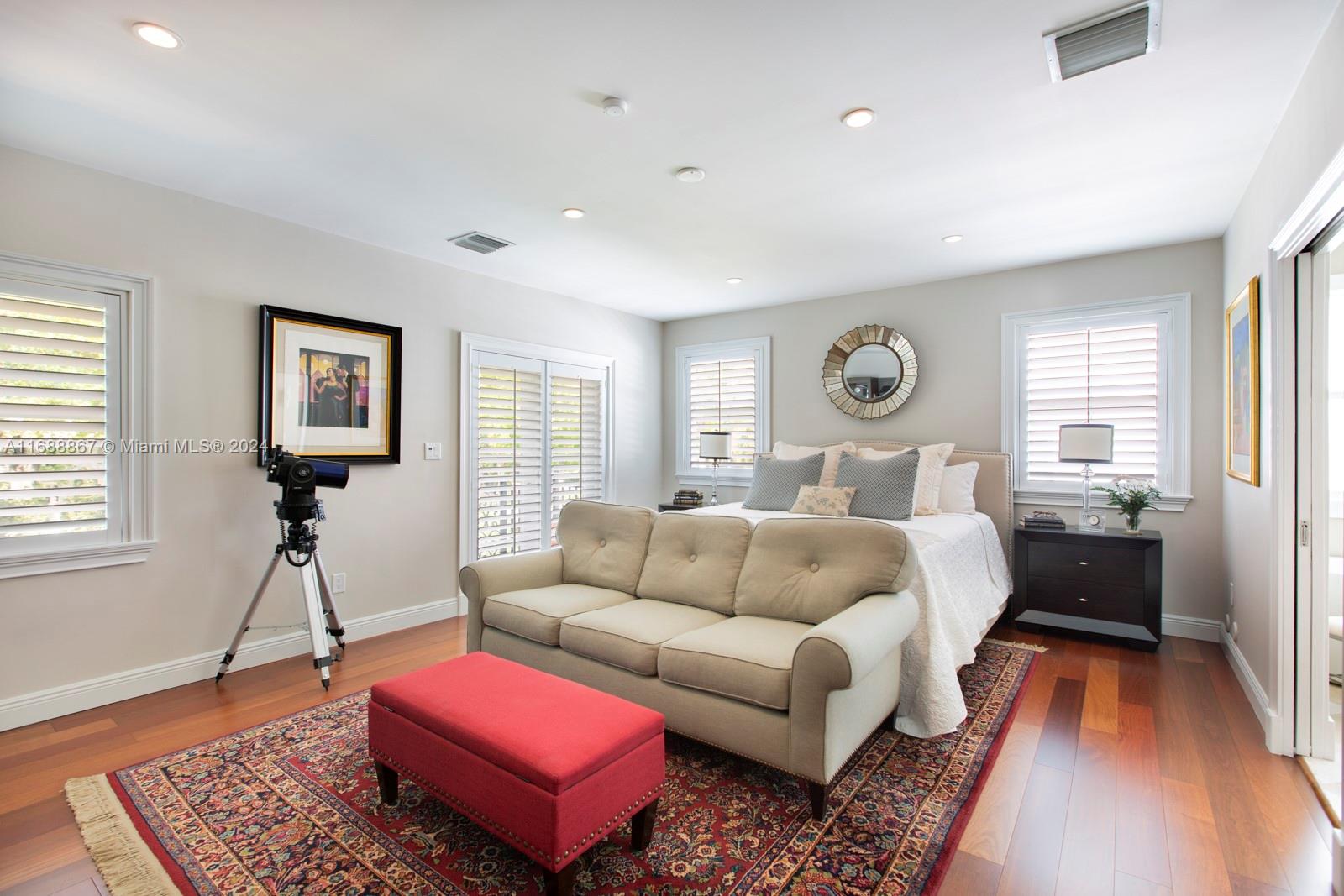 CORAL GABLES C C SEC 3 - Residential Lease