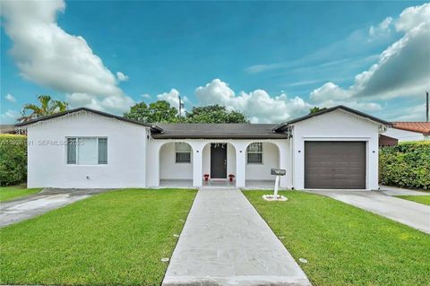 Photo of 7420 SW 31st St, Miami, FL 33155 (MLS # A11926191)