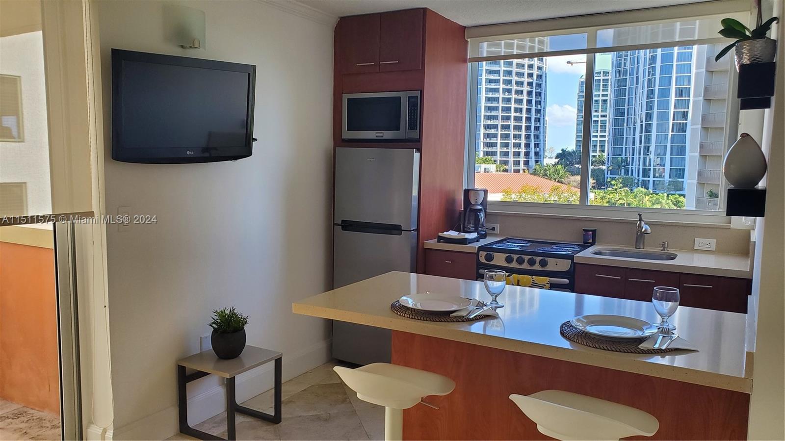 THE MUTINY CONDO - Residential Lease