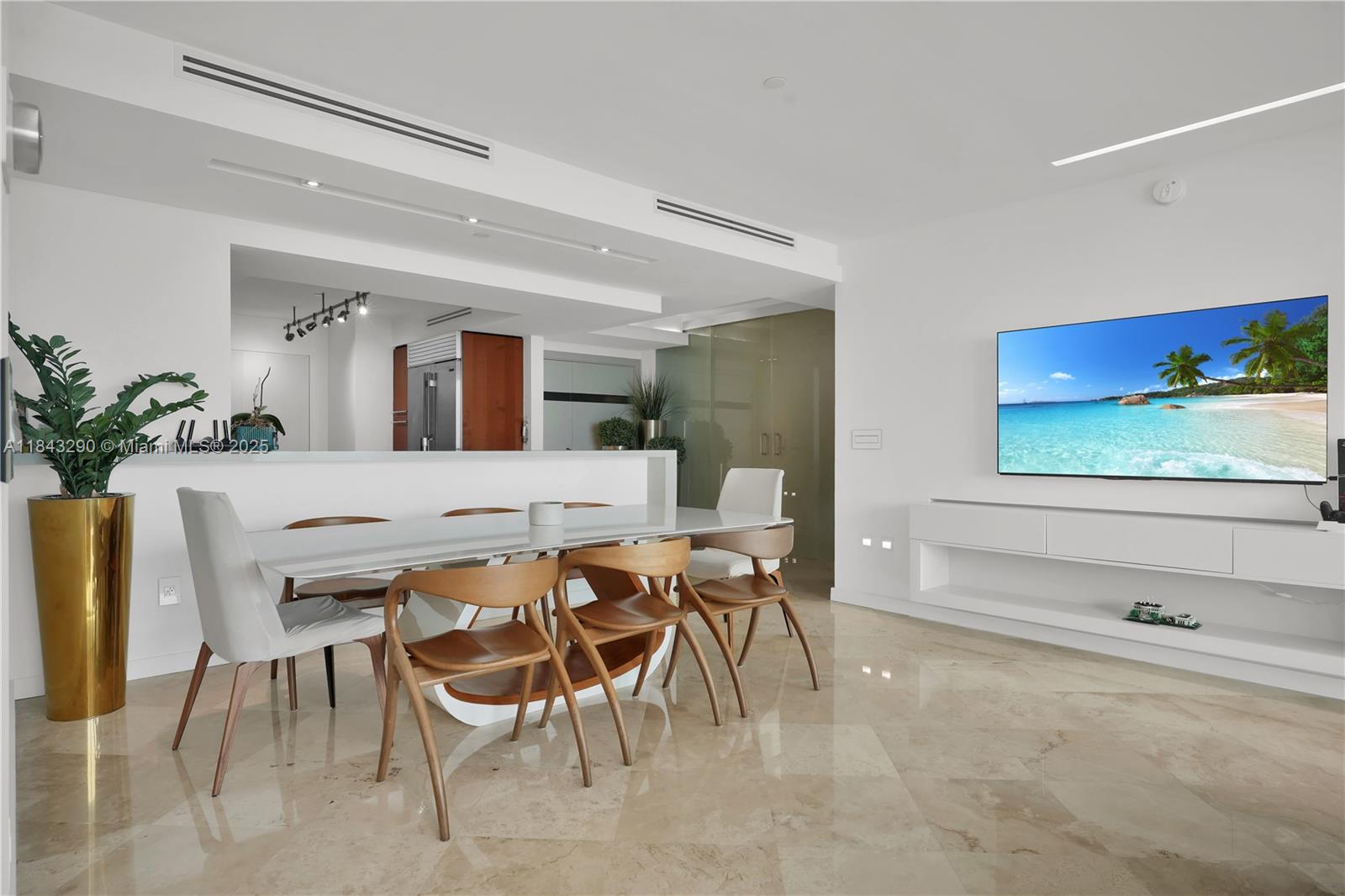 JADE RESIDENCES AT BRICKE - Residential