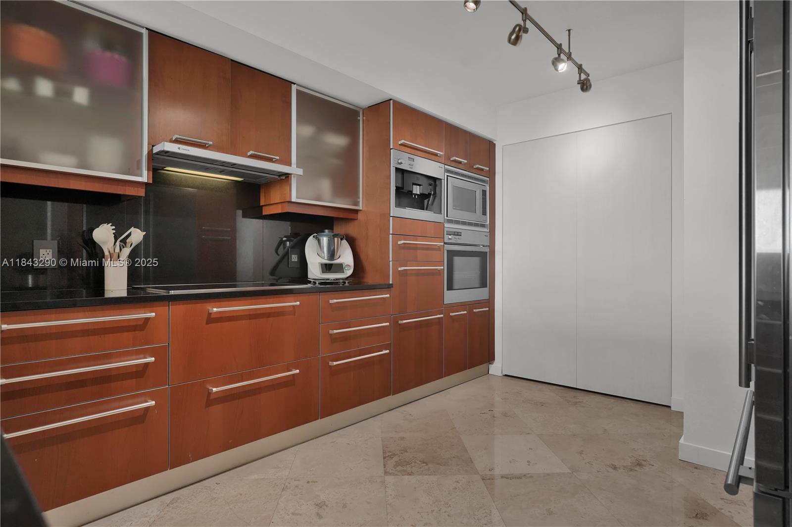 JADE RESIDENCES AT BRICKE - Residential