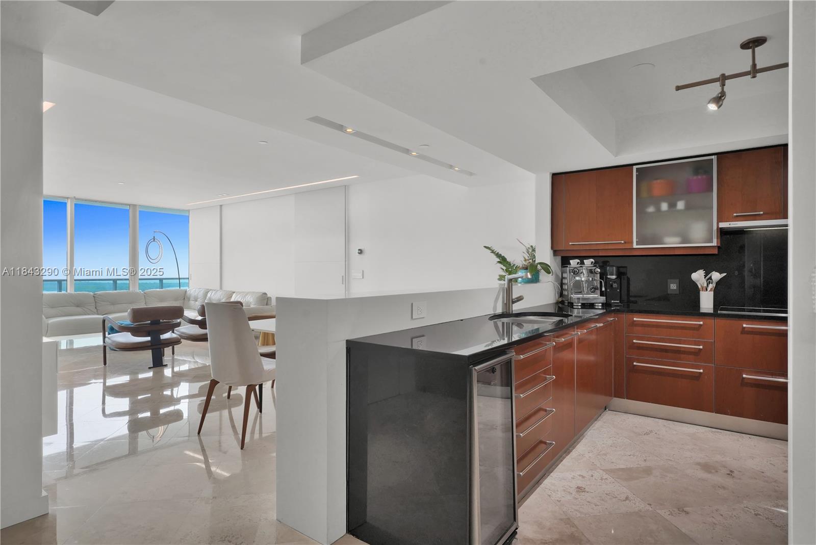 1331 Brickell Bay Dr 4303