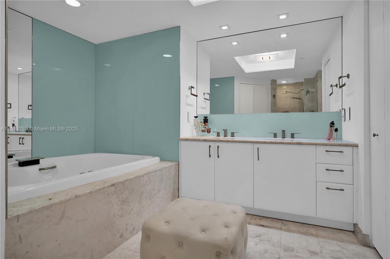 JADE RESIDENCES AT BRICKE - Residential