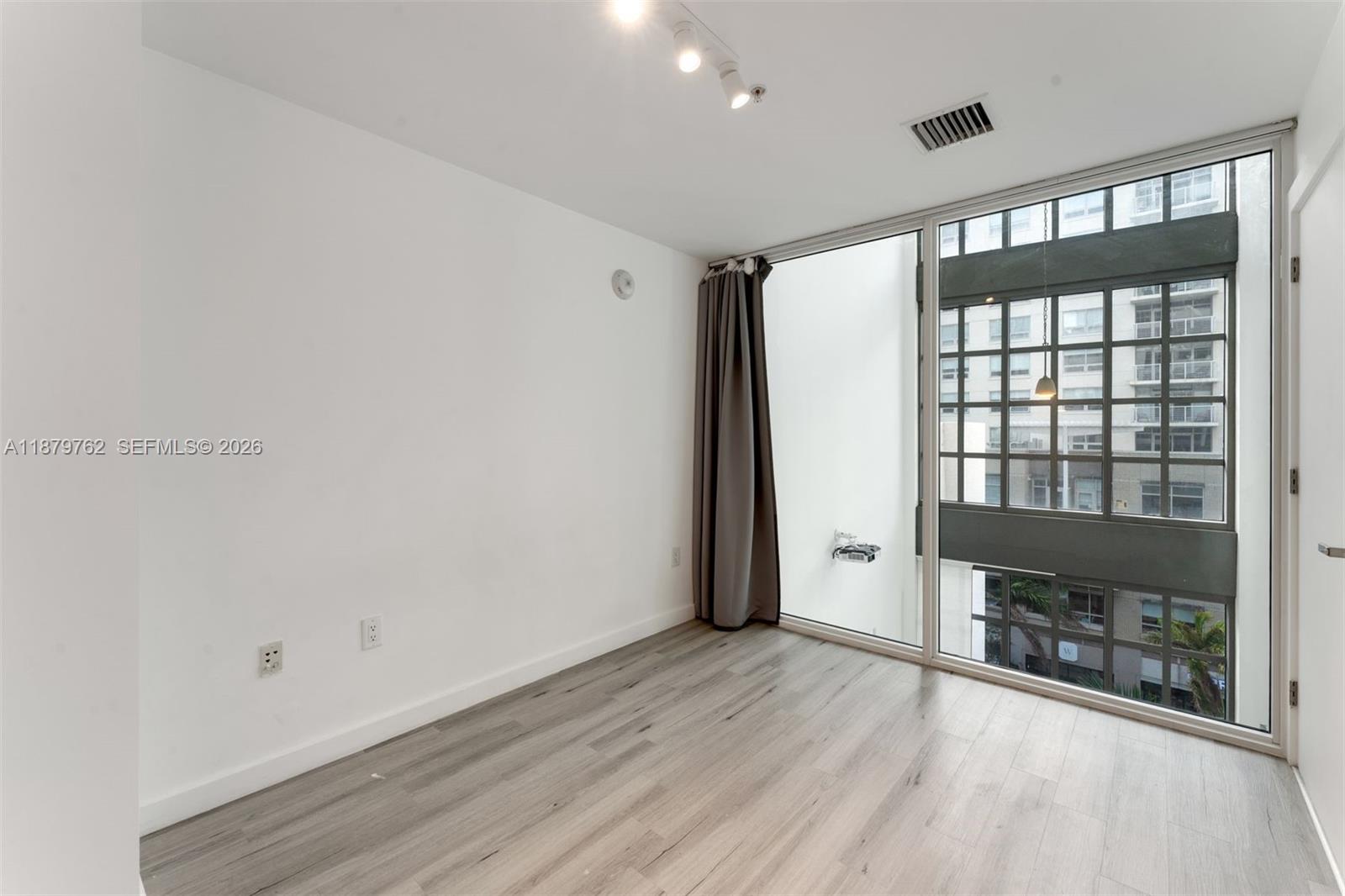 3301 NE 1st Ave M0501