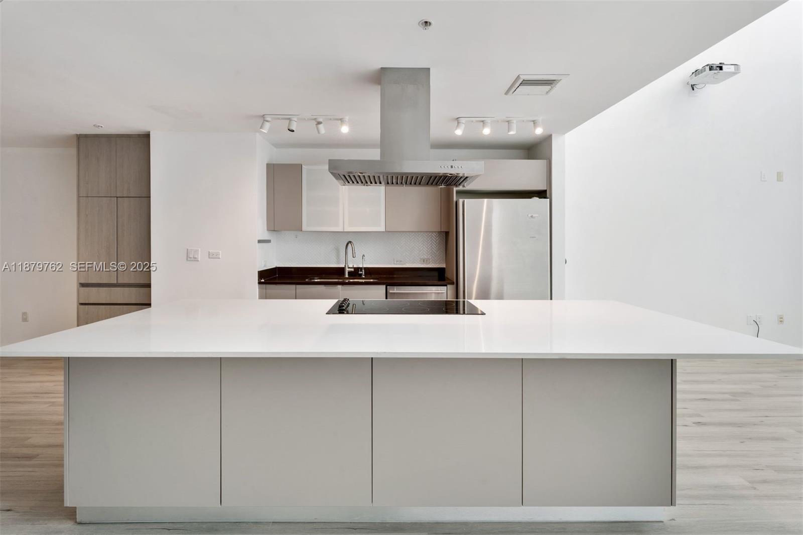 3301 NE 1st Ave M0501