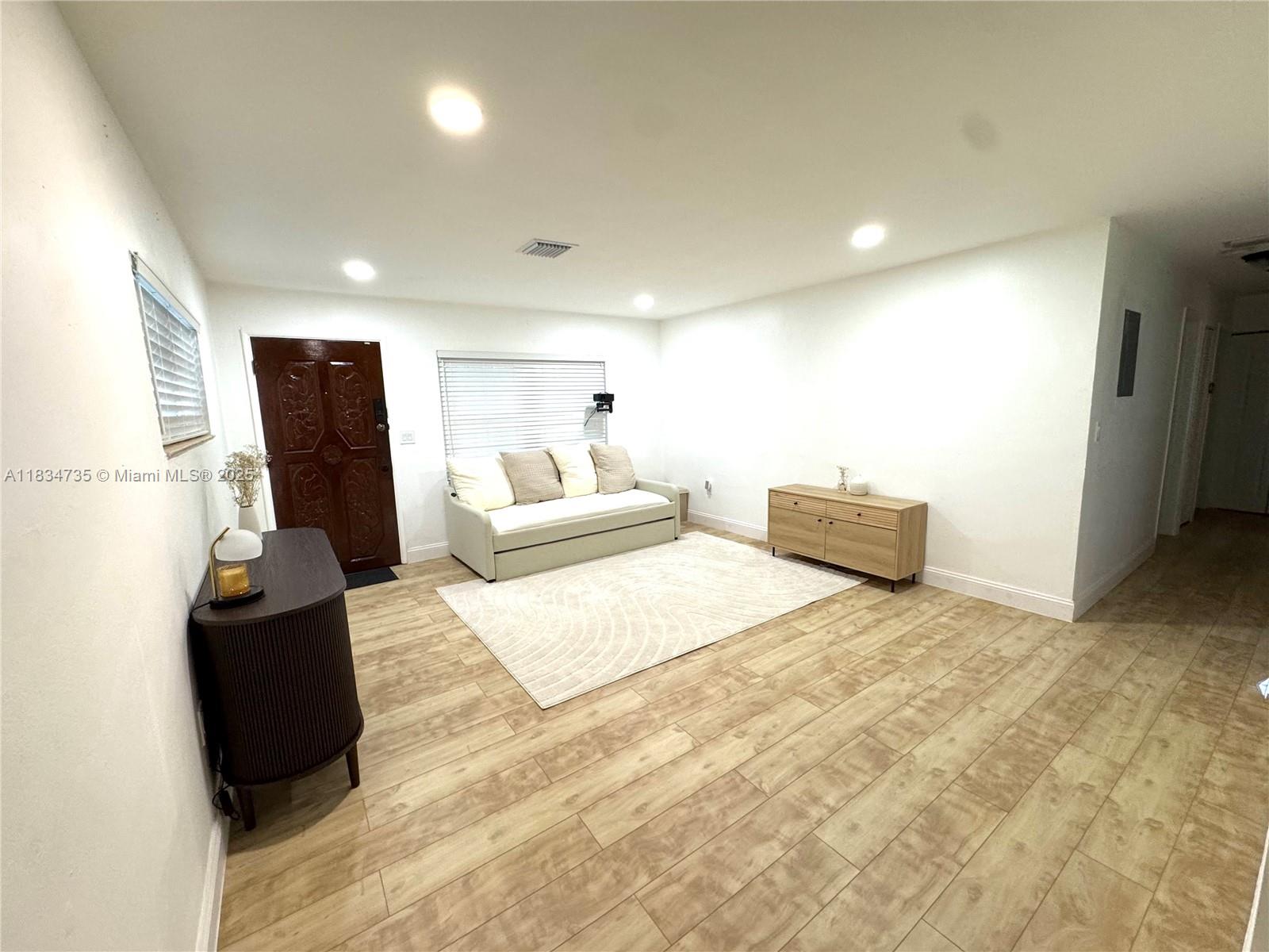 3820 NW 5th St