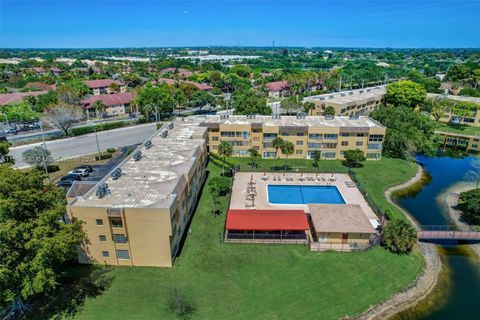 Condominium in Tamarac FL 6200 62nd St St 24.jpg