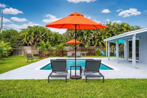 Photo of 2041 SW 37th Ter, Fort Lauderdale, FL 33312 (MLS # A11880696)