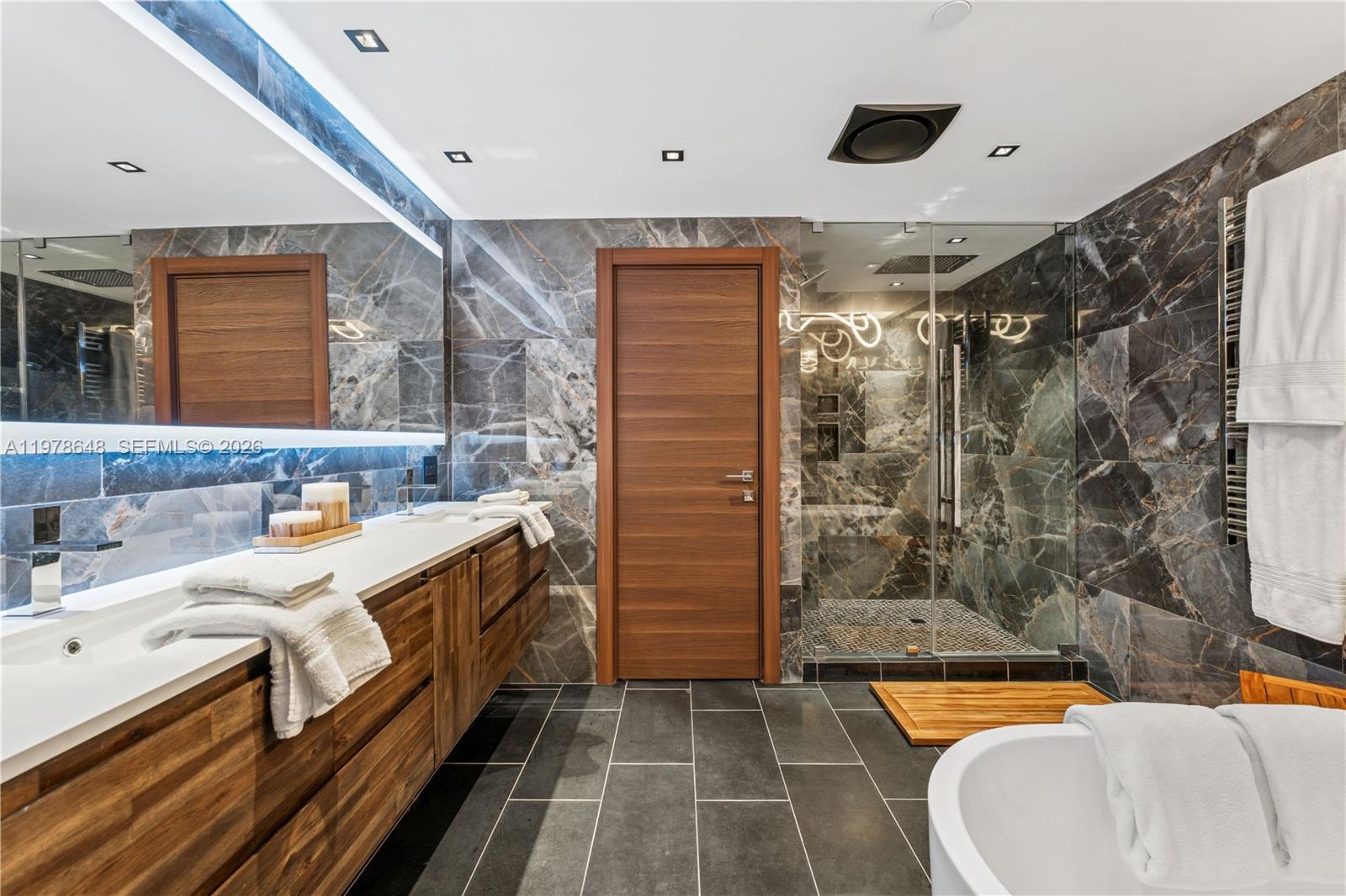 TURNBERRY ISLE SOUTH - Residential