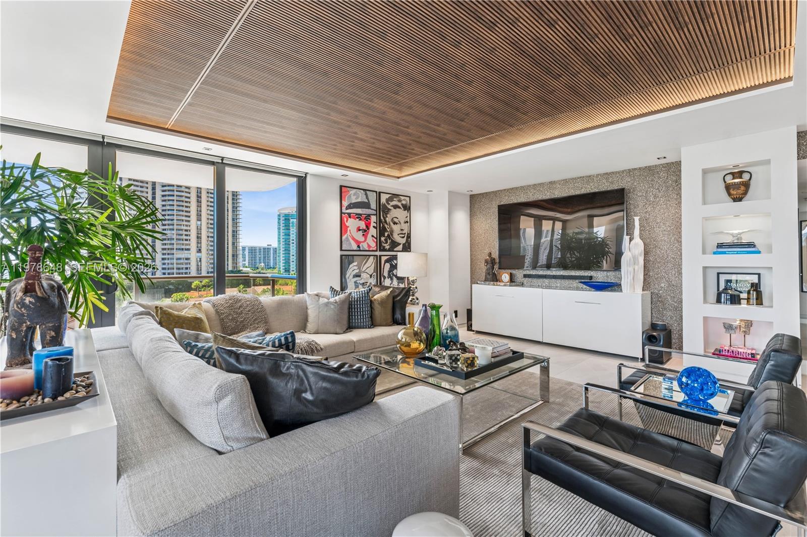 TURNBERRY ISLE SOUTH - Residential