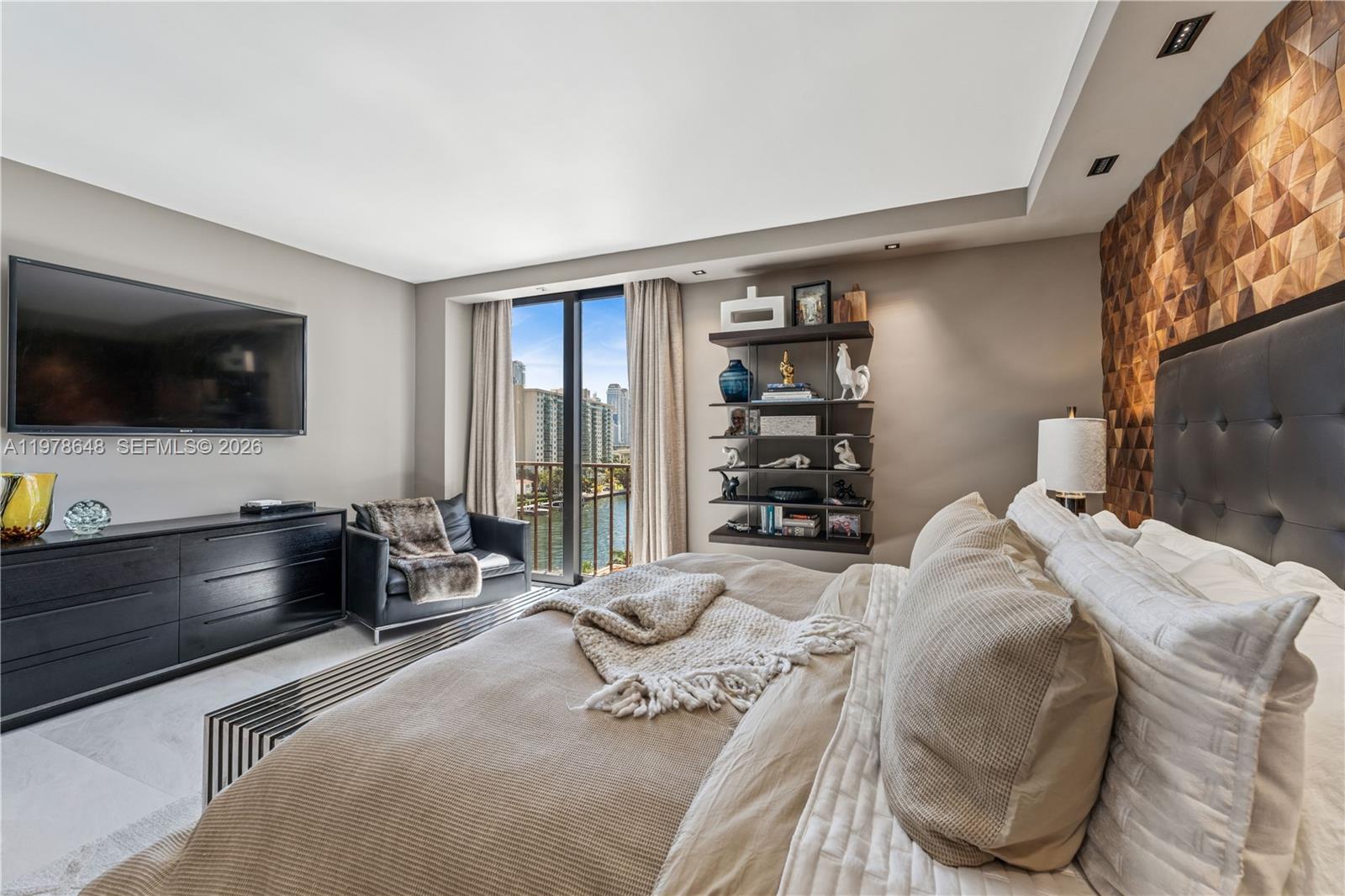 TURNBERRY ISLE SOUTH - Residential