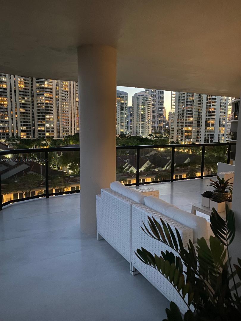 TURNBERRY ISLE SOUTH - Residential