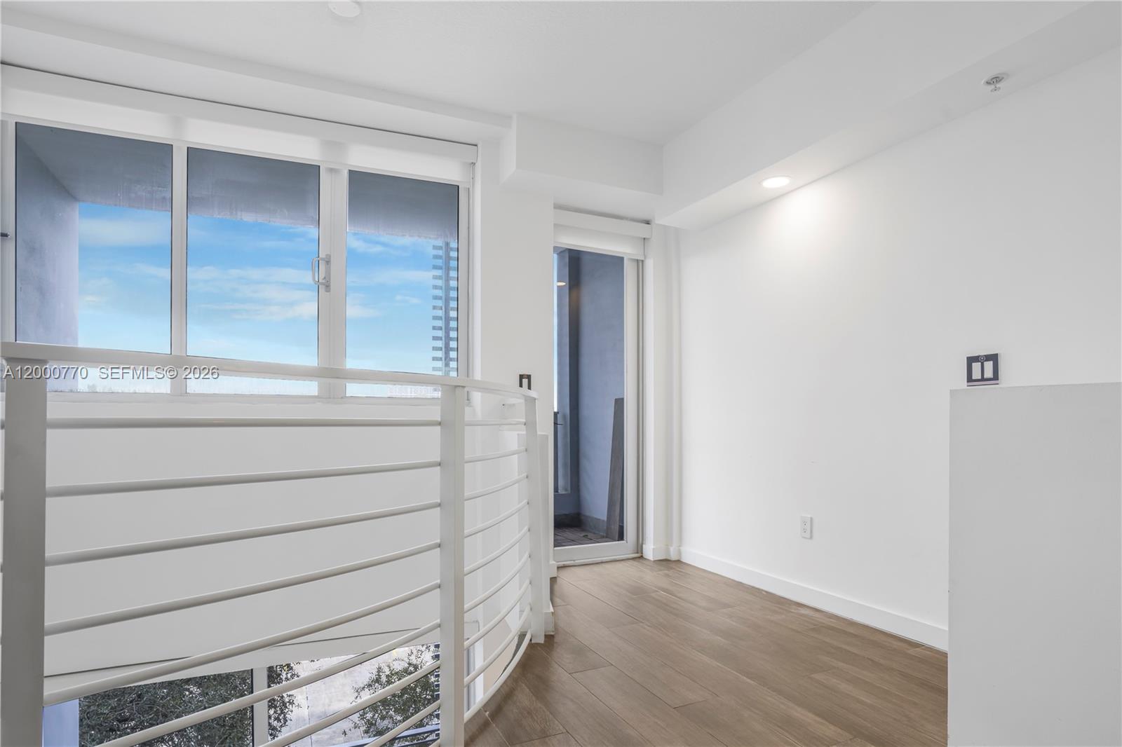 LOFTS AT MAYFAIR CONDO - Residential Lease