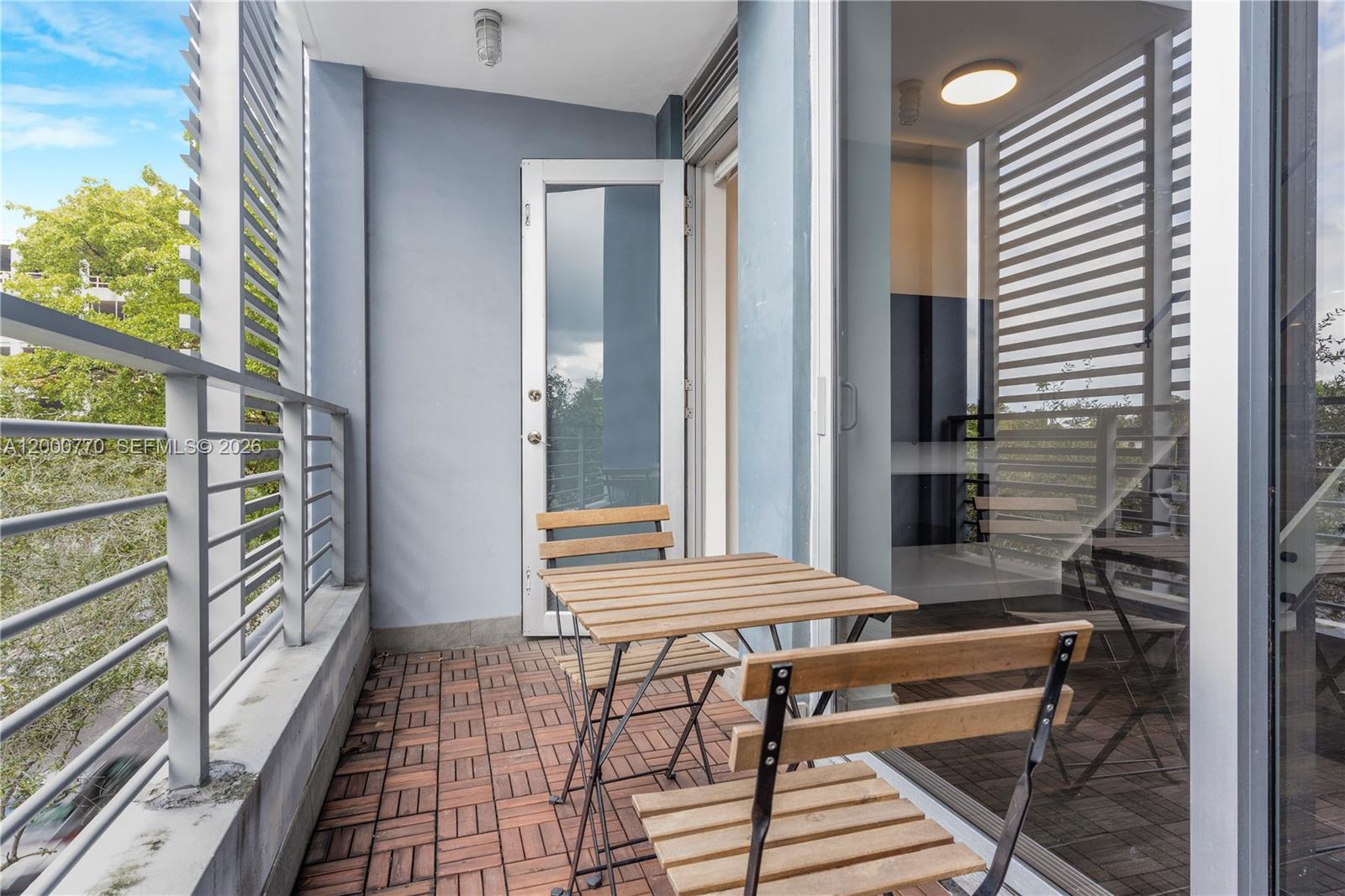 LOFTS AT MAYFAIR CONDO - Residential Lease