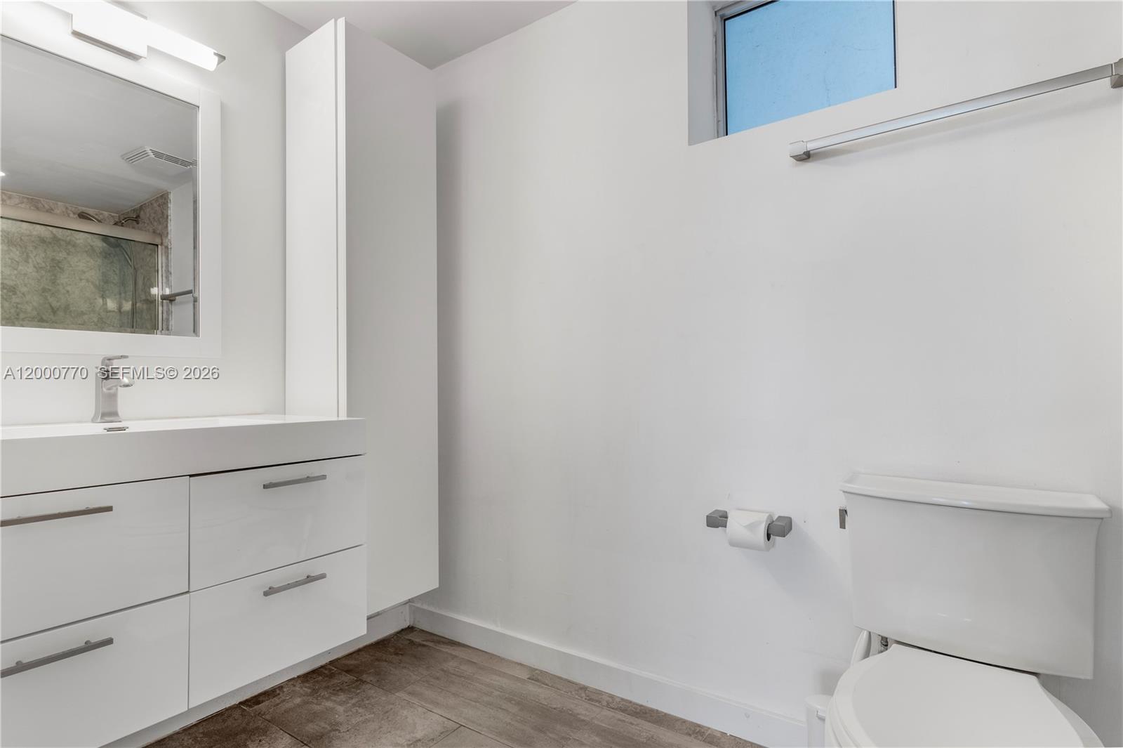 LOFTS AT MAYFAIR CONDO - Residential Lease