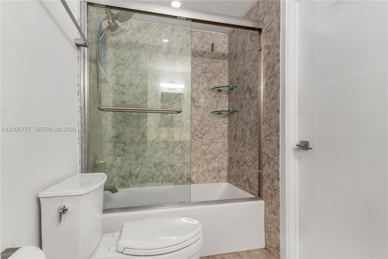 LOFTS AT MAYFAIR CONDO - Residential Lease