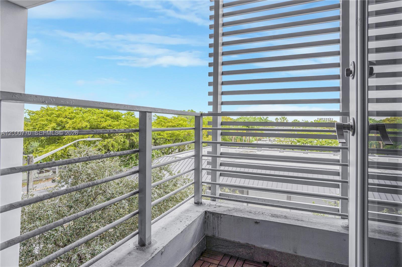 LOFTS AT MAYFAIR CONDO - Residential Lease