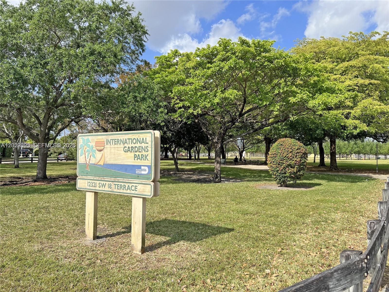 VILLA VENEZIA CONDO PH VI - Residential
