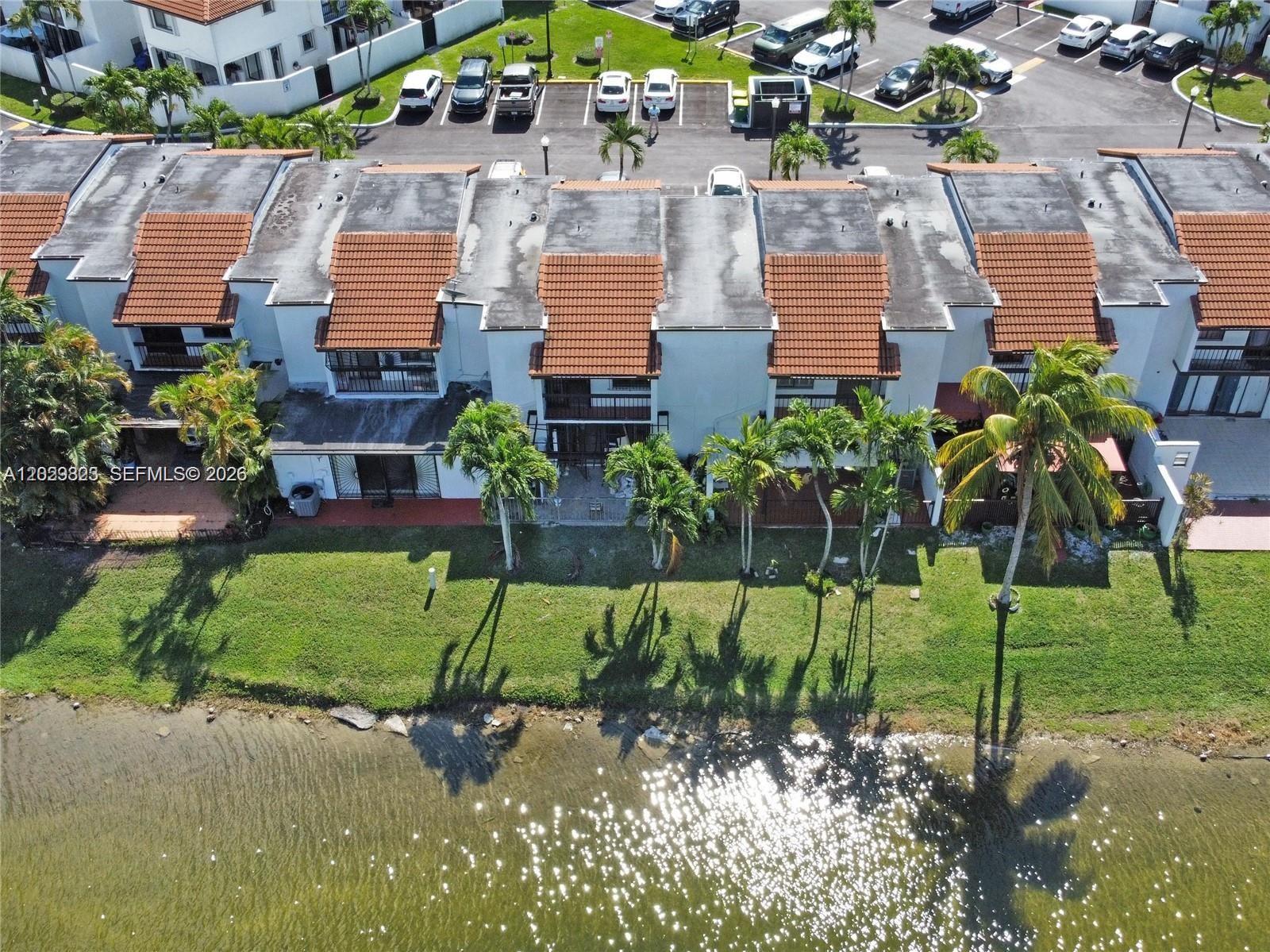 VILLA VENEZIA CONDO PH VI - Residential