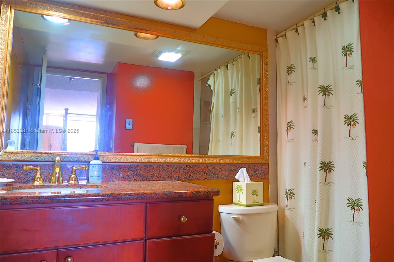 555 NE 15th St 20K