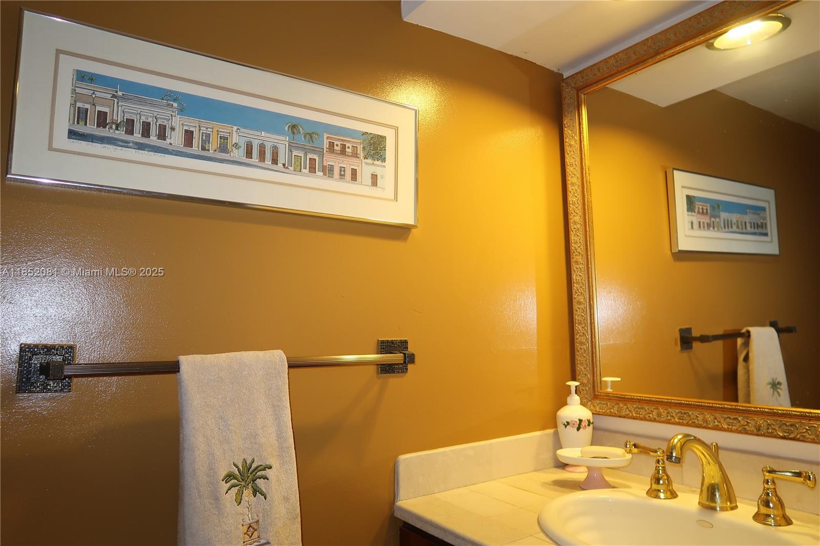 555 NE 15th St 20K