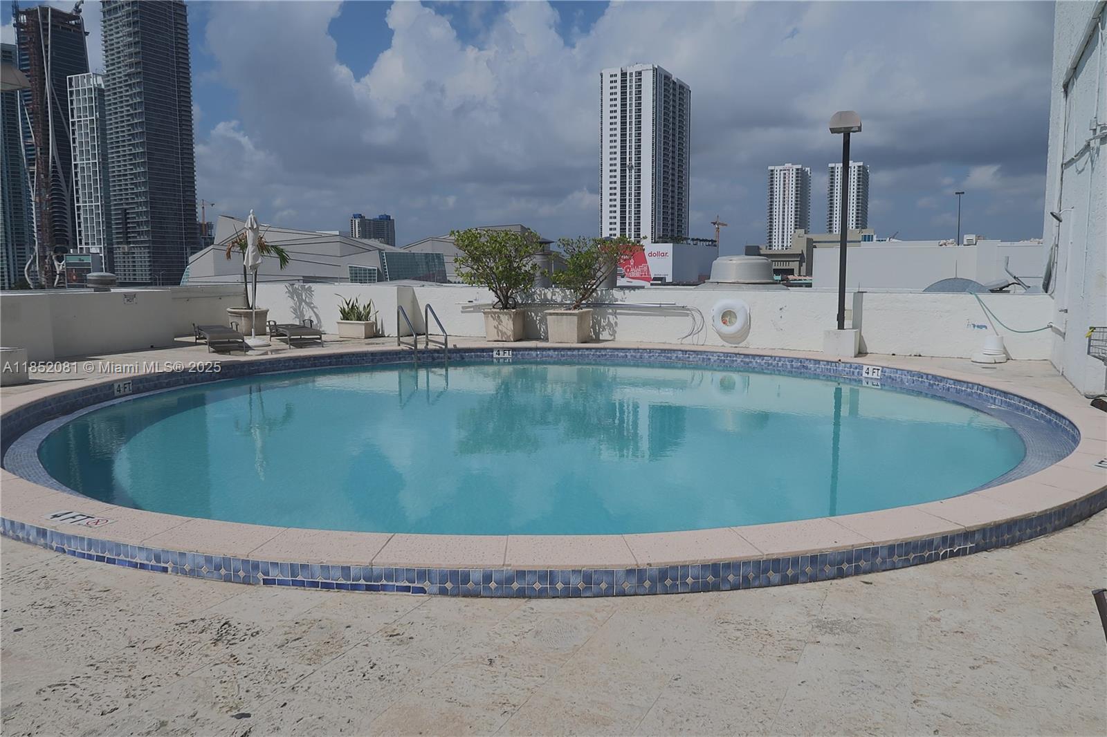 555 NE 15th St 20K