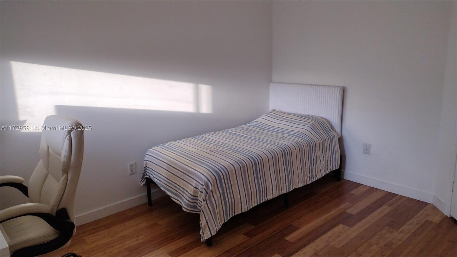 VILLAS AT HARBOR ISLES CO - Residential