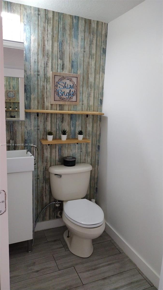 VILLAS AT HARBOR ISLES CO - Residential