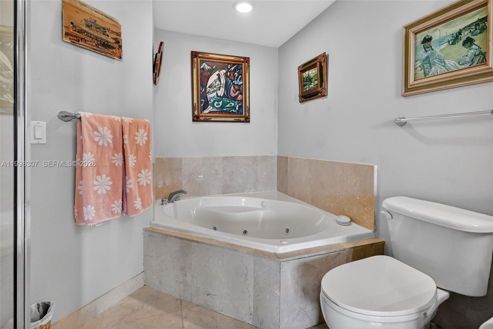 360 CONDO B - Residential