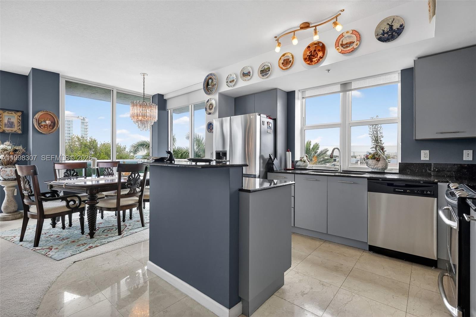 360 CONDO B - Residential