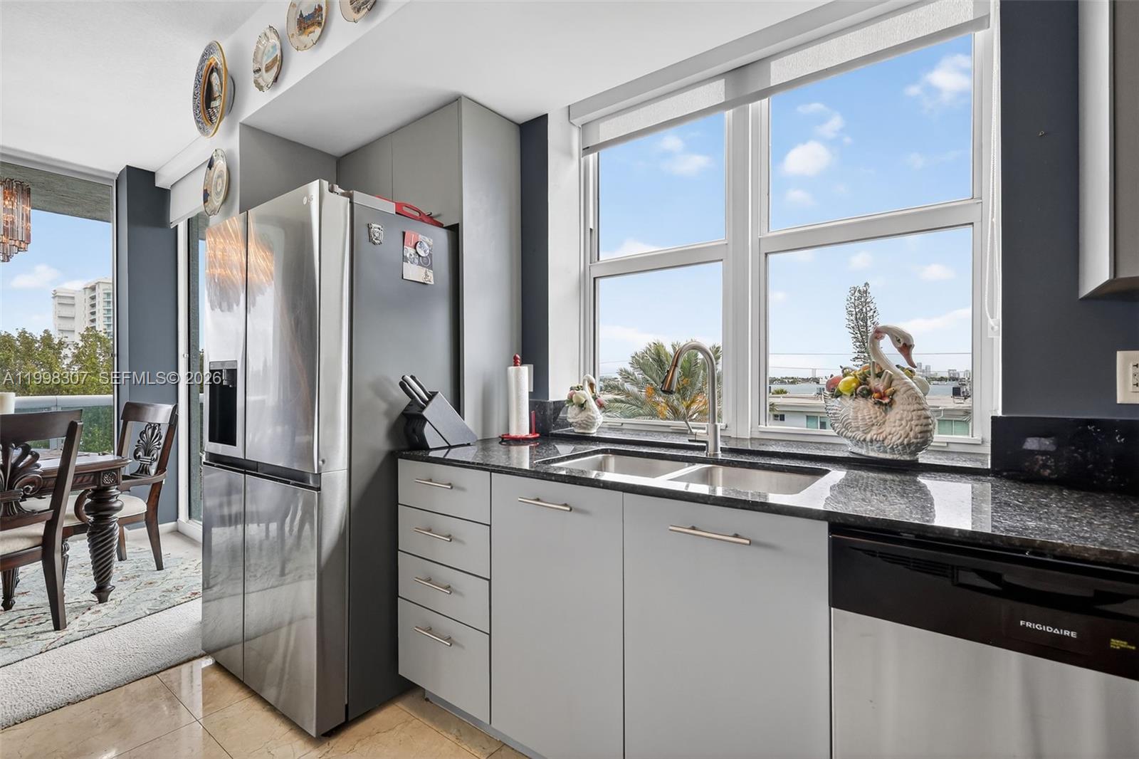 360 CONDO B - Residential