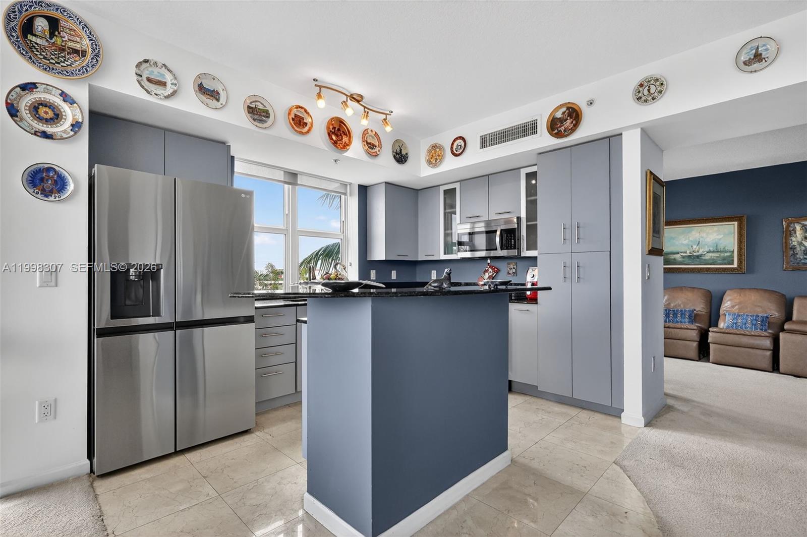 360 CONDO B - Residential