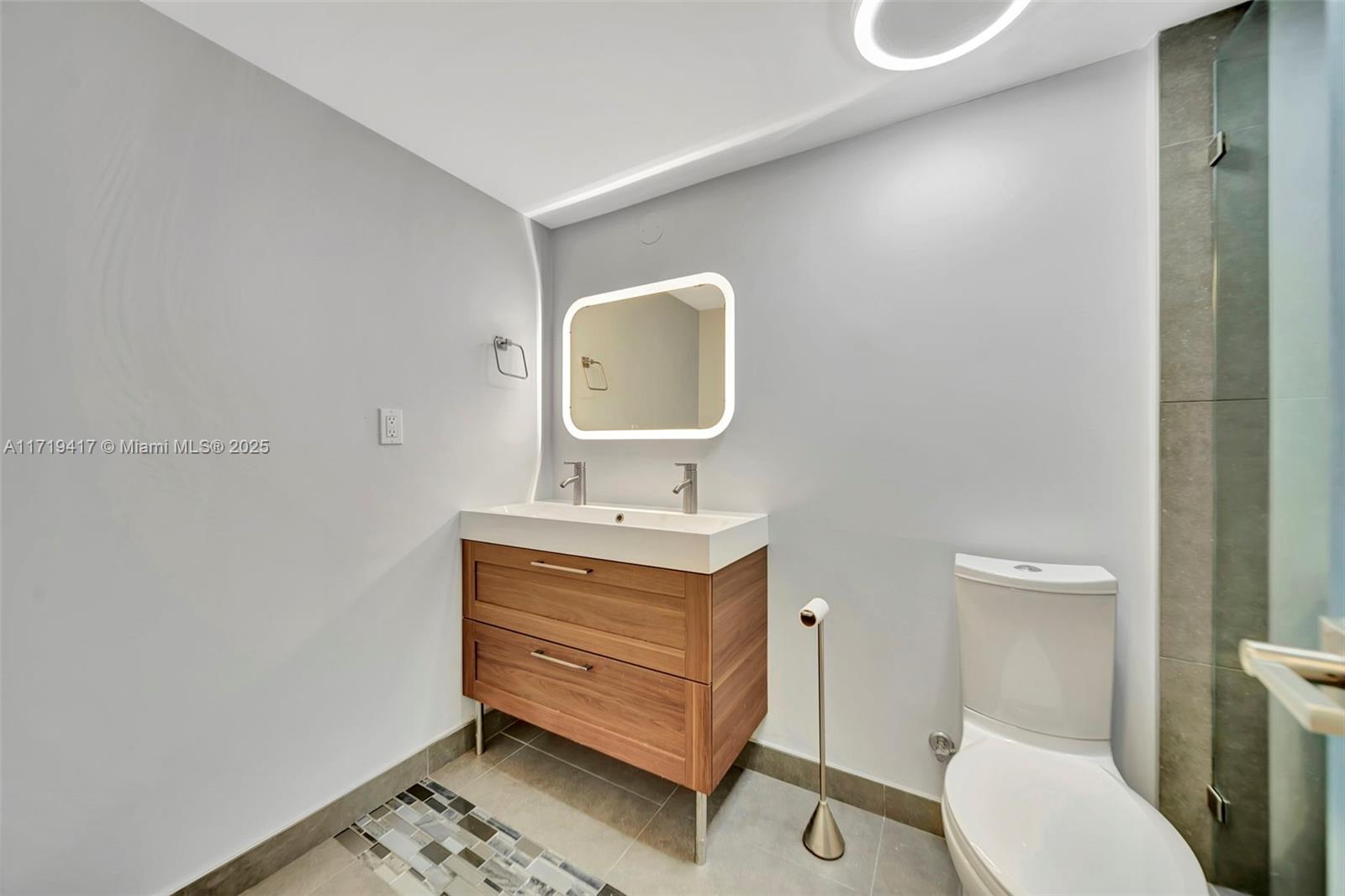 LAKE POINT TOWER CONDOMIN - Residential