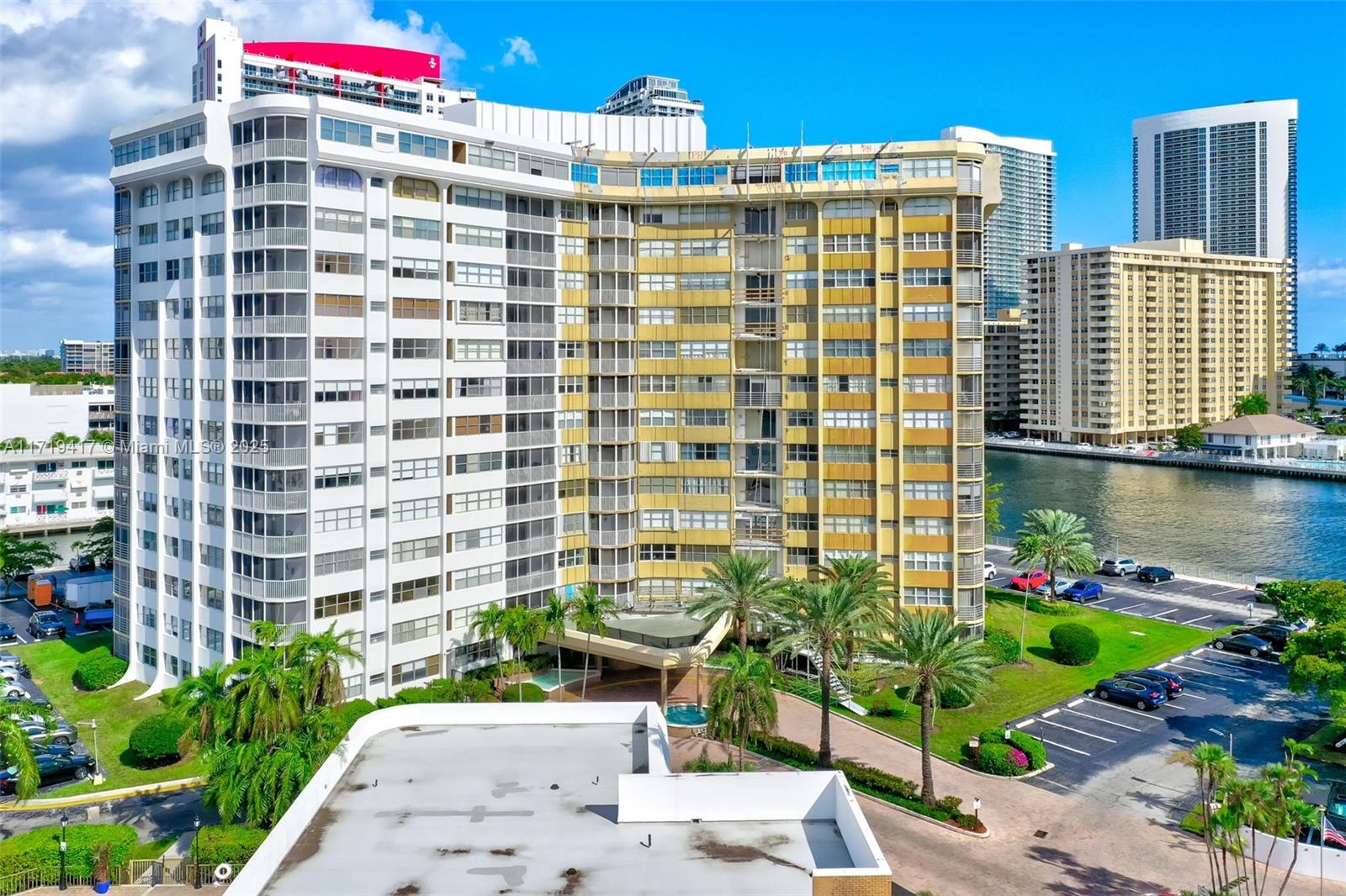 LAKE POINT TOWER CONDOMIN - Residential