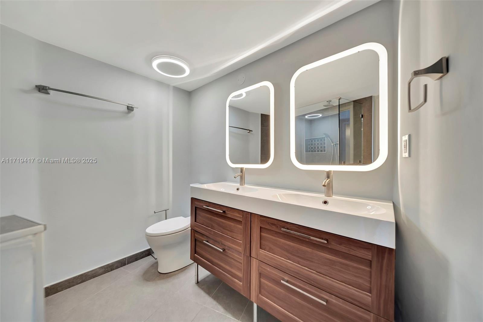 LAKE POINT TOWER CONDOMIN - Residential