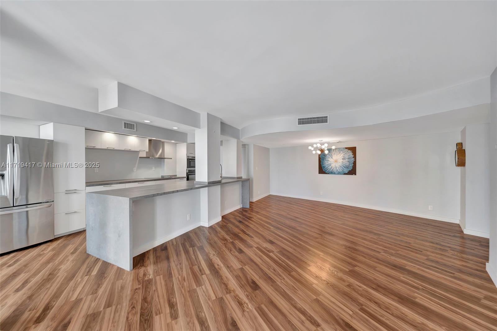 LAKE POINT TOWER CONDOMIN - Residential