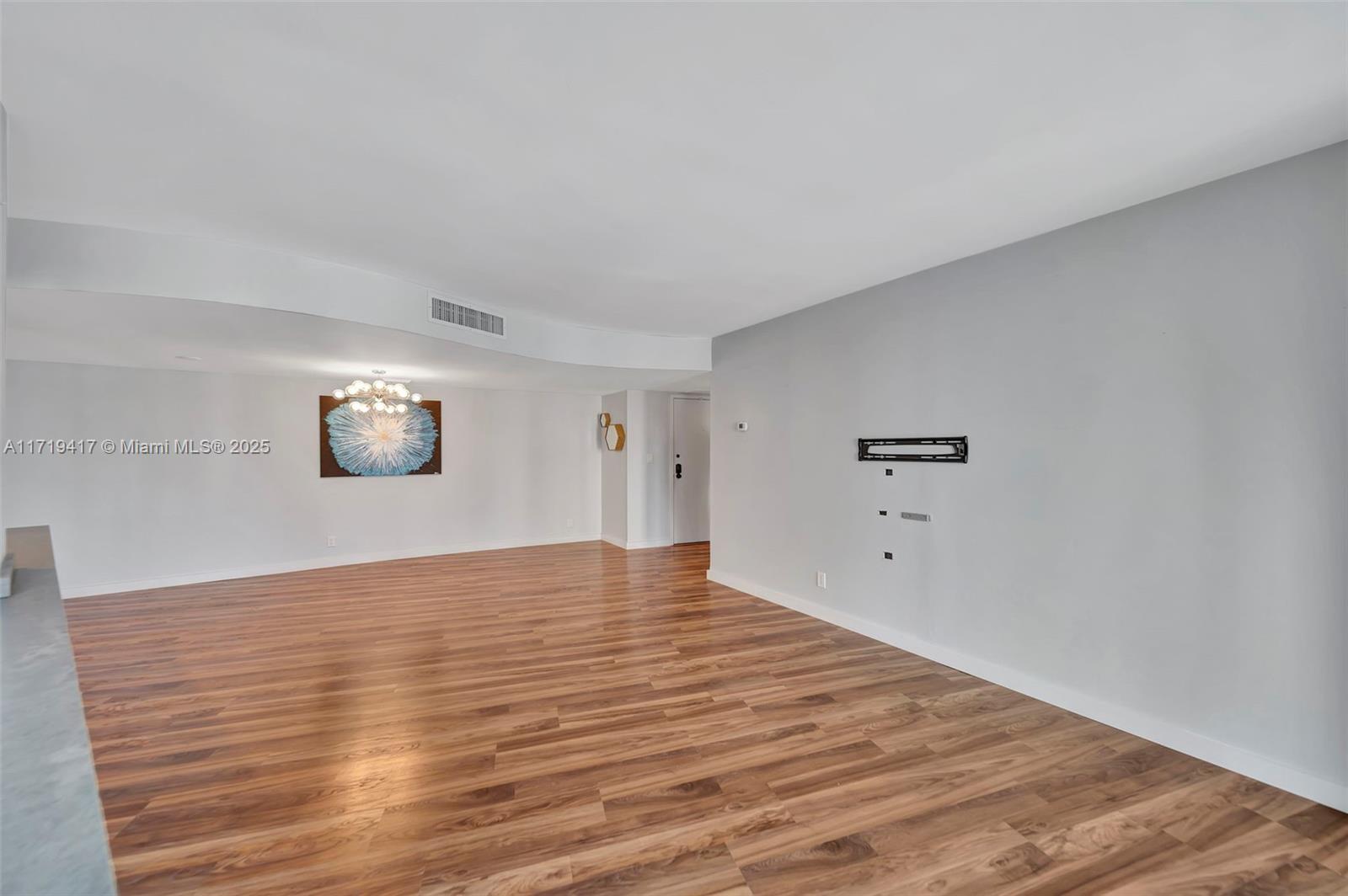 LAKE POINT TOWER CONDOMIN - Residential