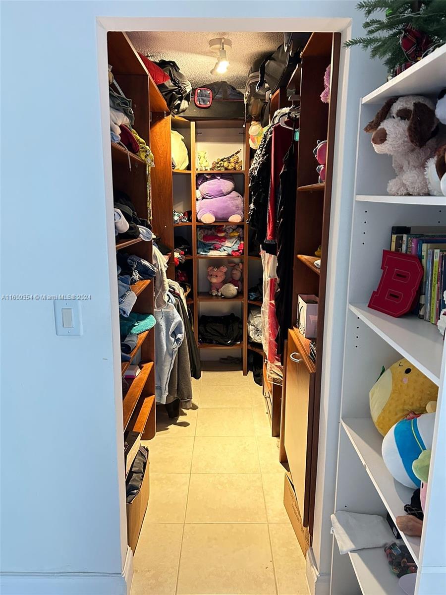 NORTH BAY VILLAS CONDO - Residential Lease