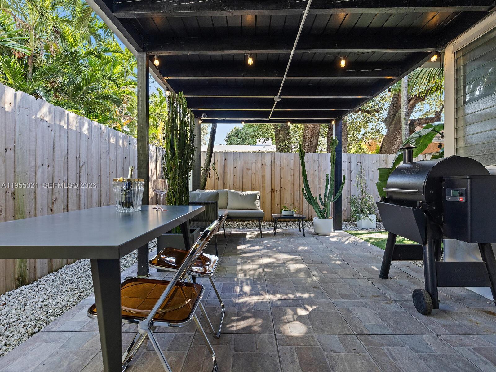 COUNTRY CLUB ADDN - Residential