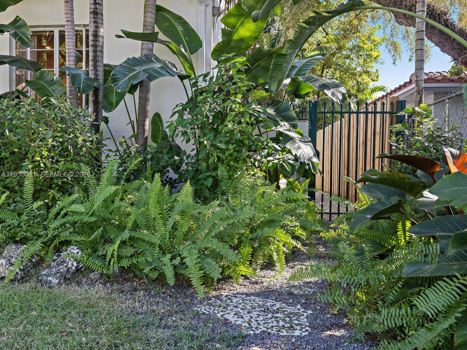 COUNTRY CLUB ADDN - Residential